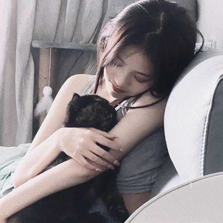 东德蕾丝的爱欲
